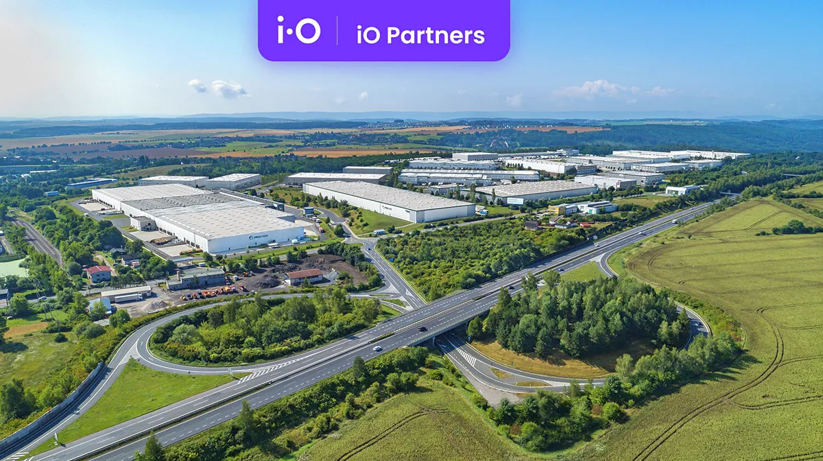 Pronájem skladového prostoru 1880 m²